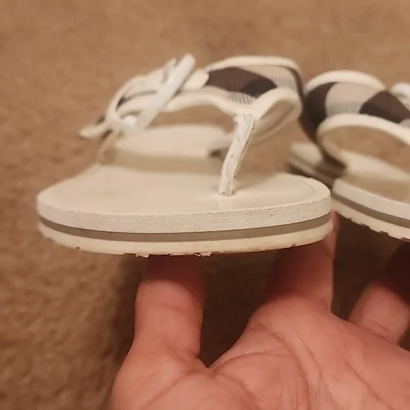 Burberry Classic Sandals - Picture 4 of 16